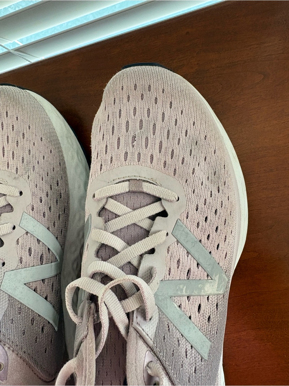New Balance Women’s Fresh Foam 1080v9 Sneakers. Size 10 - Picture 5 of 7